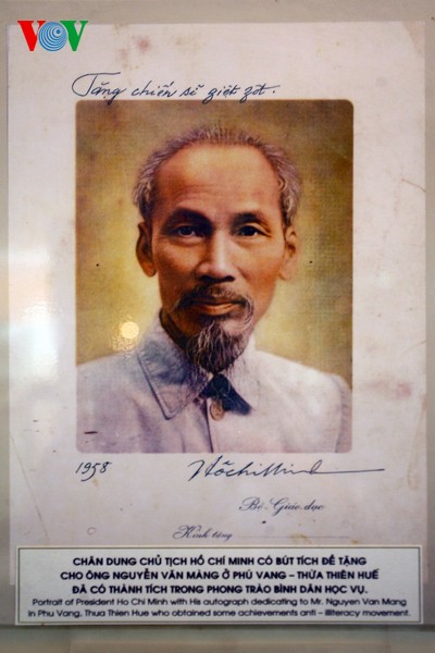 Tanda-tanda 10 tahun Presiden Ho Chi Minh di kota Hue - ảnh 14